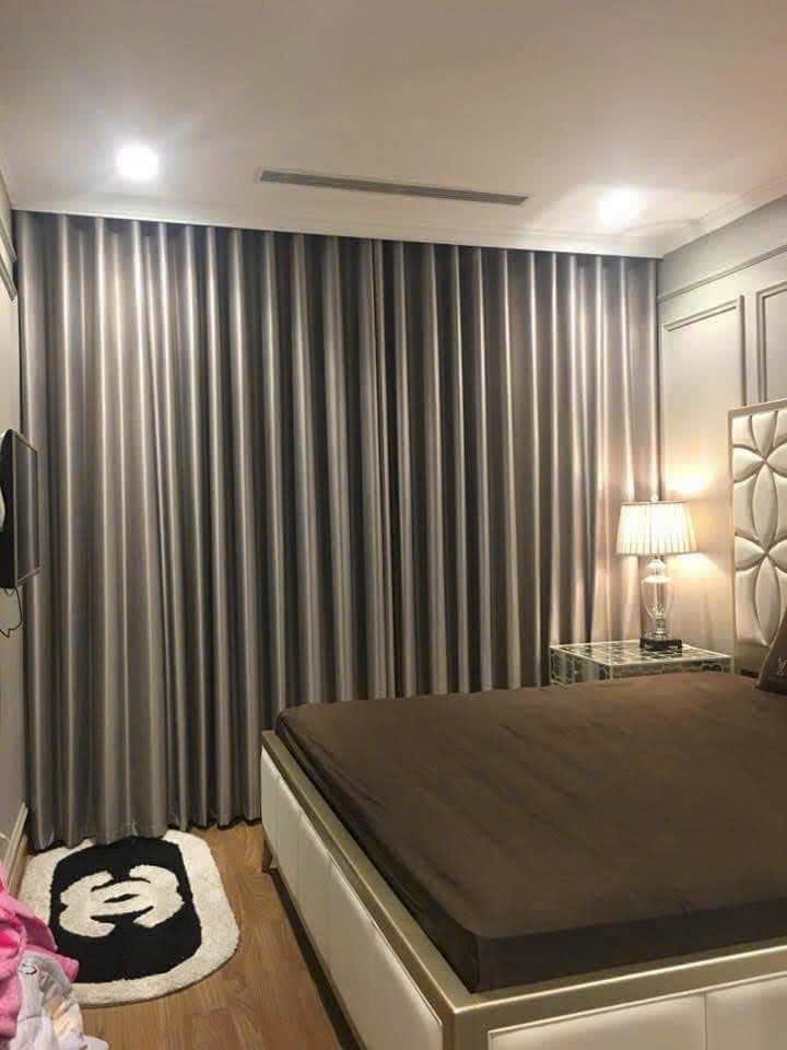 Rèm vải tông xám trong phòng ngủ tại Tân Bình